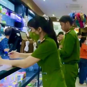 Kinh doanh hàng nhập lậu, giả nhãn hiệu, bị phạt 121 triệu đồng