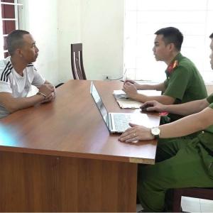 Công an rởm yêu cầu sinh viên ngồi riêng để làm “công vụ nghiêm trọng”