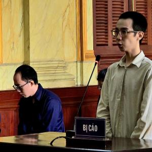 Giao dịch viên chiếm đoạt hơn 5 tỉ đồng của ngân hàng để ‘làm nhiệm vụ’, lãnh 20 năm tù