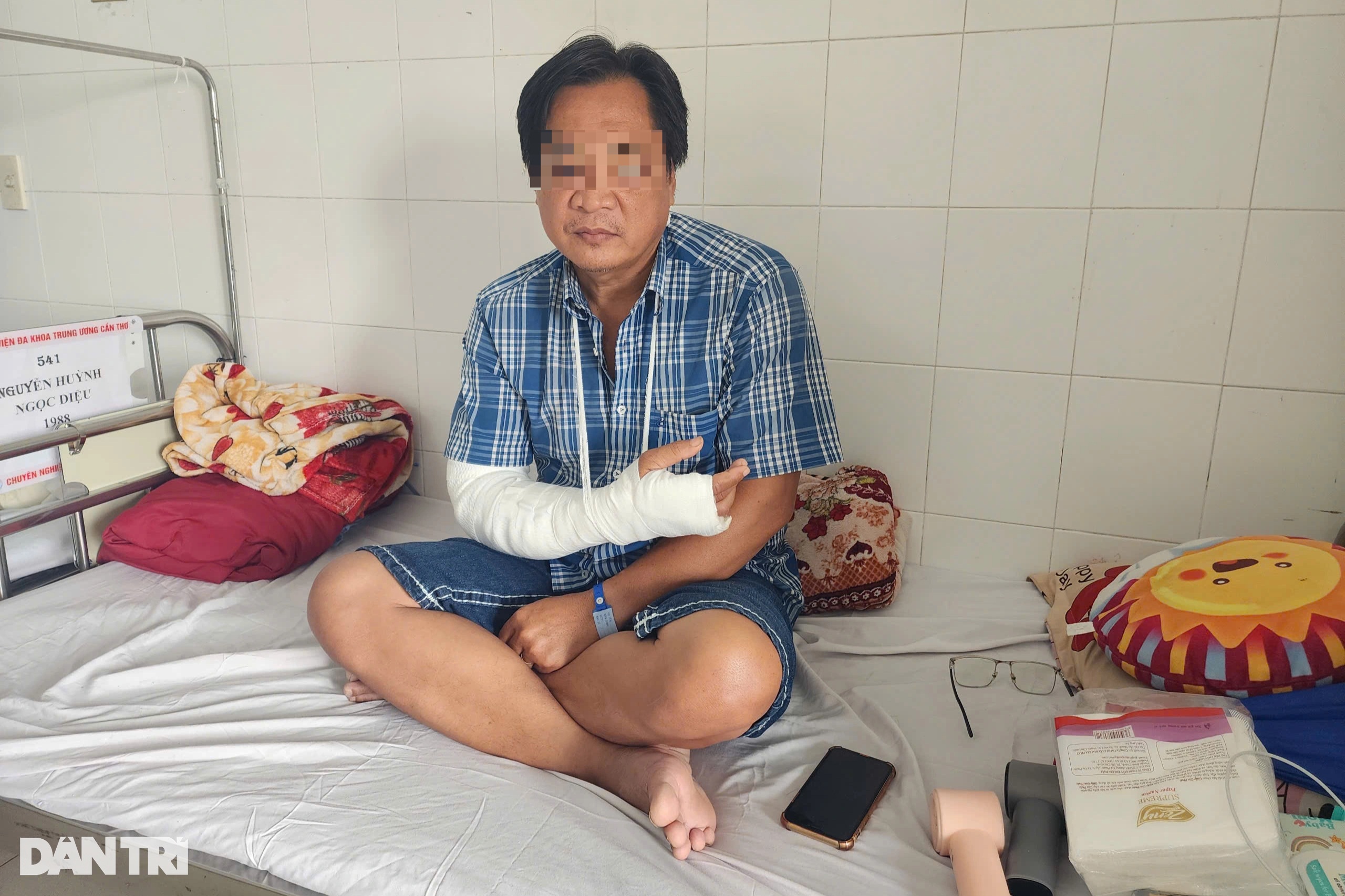 Vụ nổ súng bắn 2 bạn nhậu: Lời kể của người "đang nằm võng bỗng trúng đạn"