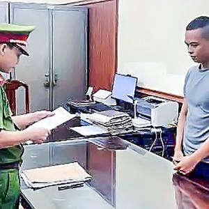 Khám xét kho hàng của chủ kênh TikTok 'Gia đình Hải Sen' phát hiện hàng trăm nghìn hộp siro giả