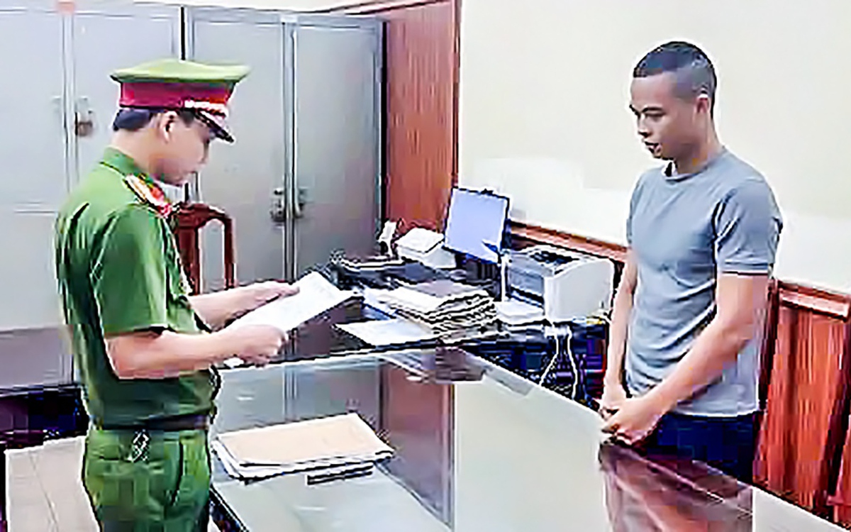 Khám xét kho hàng của chủ kênh TikTok 'Gia đình Hải Sen' phát hiện hàng trăm nghìn hộp siro giả
