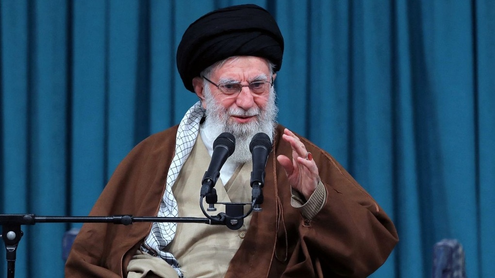 Lãnh tụ Iran cảnh báo đanh thép sau kêu gọi "đầu hàng vô điều kiện" của Mỹ