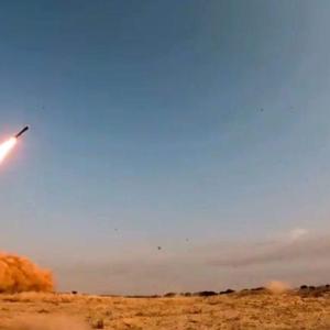 Israel triển khai 50 máy bay không kích, Iran đáp trả bằng tên lửa siêu vượt âm Fattah