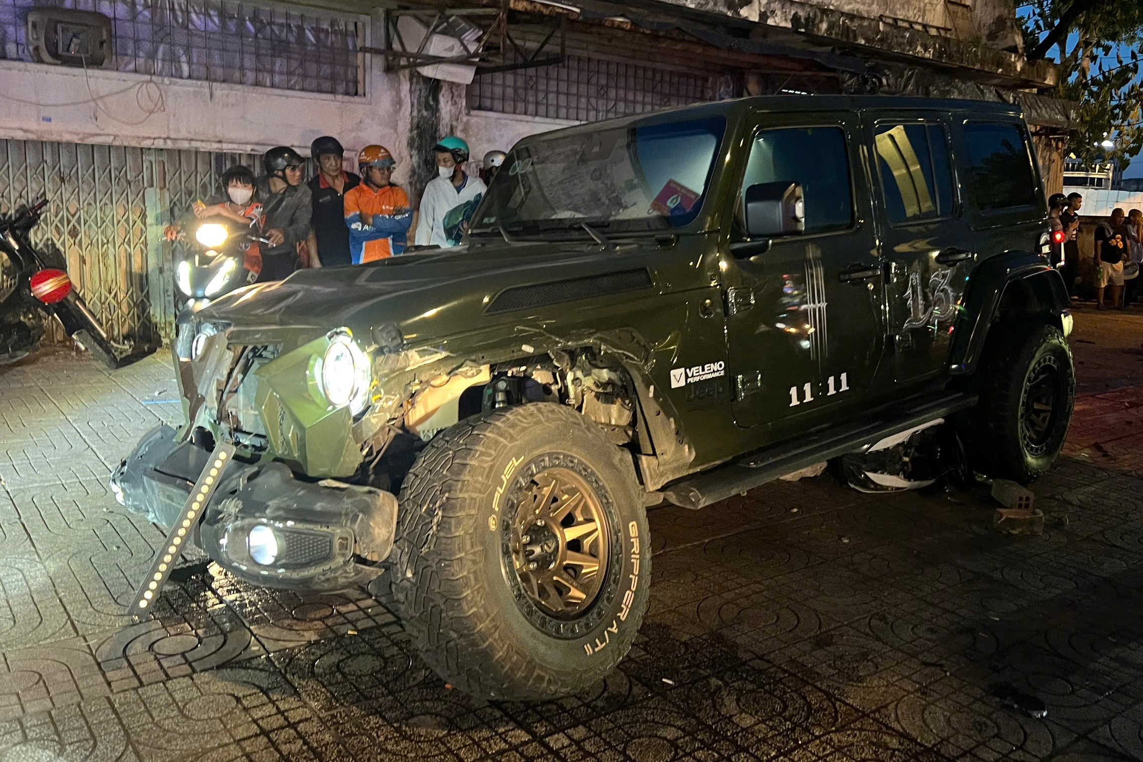 Vụ tai nạn 2 người chết ở TPHCM: Chủ xe Jeep có phải liên đới trách nhiệm?