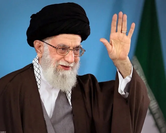 Lãnh tụ tối cao Khamenei: Iran không phải dân tộc dễ đầu hàng, Mỹ không nên động binh
