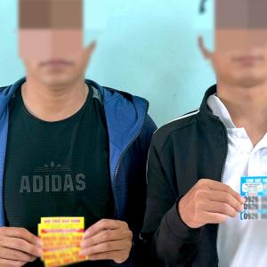 Phạt hai người phát 100 tờ rơi cho vay, mỗi người 1,5 triệu đồng