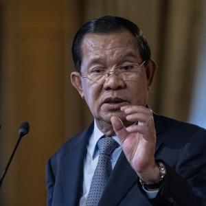 Ông Hun Sen cảnh báo hậu quả nếu Thái Lan chặn nguồn cung xăng