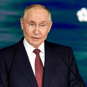 Ông Putin không loại trừ khả năng Nga kiểm soát Sumy
