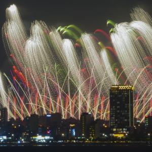 Bồ Đào Nha tranh tài pháo hoa với Anh trên sông Hàn