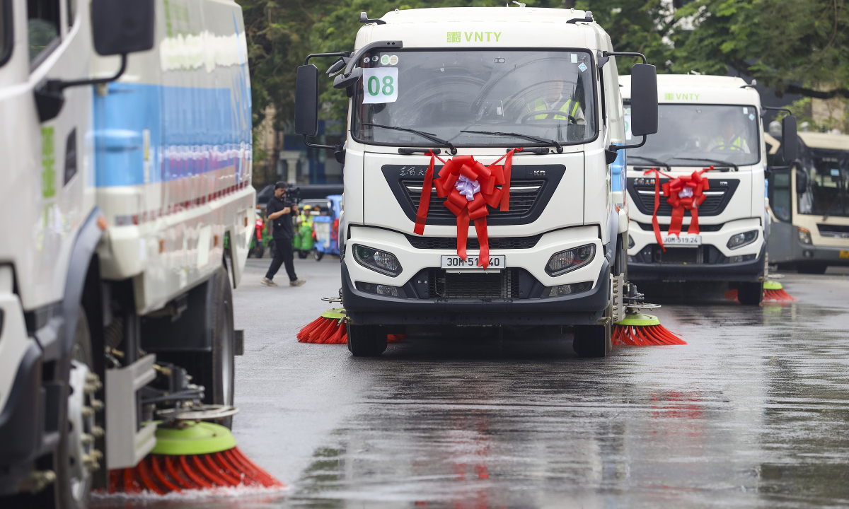 Hà Nội sử dụng loạt xe vệ sinh môi trường mới