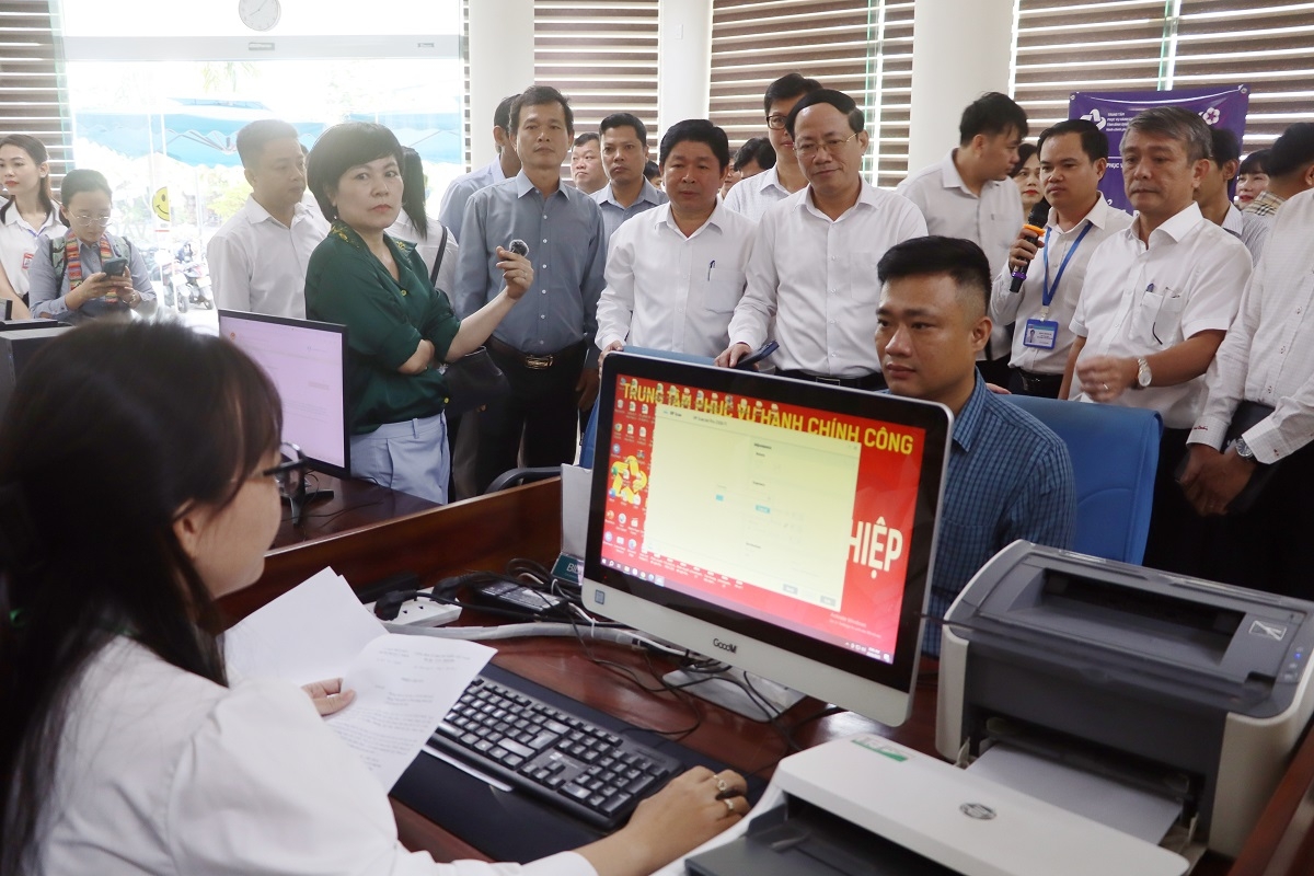 Ngày đầu vận hành thử nghiệm chính quyền hai cấp ở Bình Định