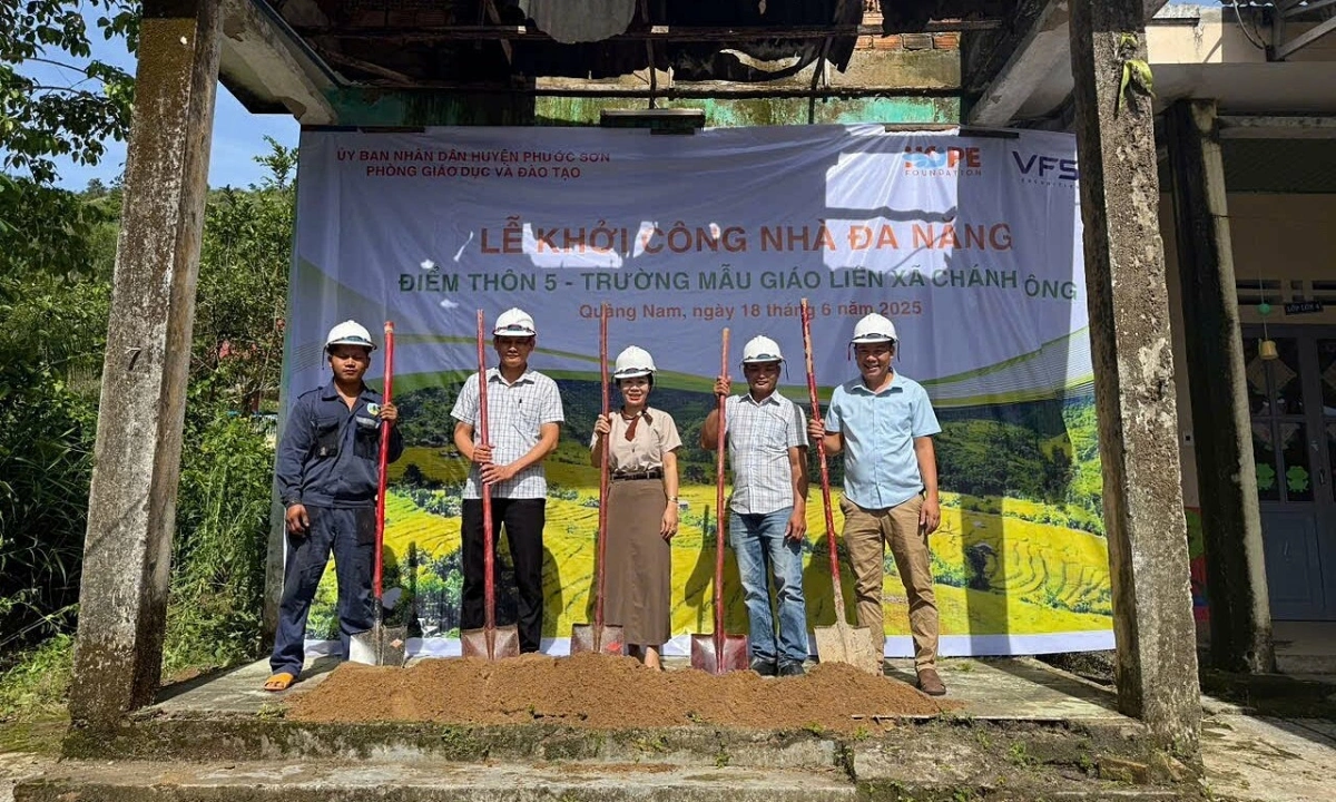 Xây phòng lớp mới cho học sinh miền núi Quảng Nam