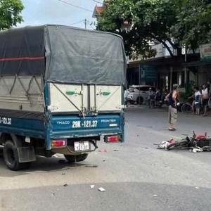 Xe tải đi lùi khiến bé gái tử vong