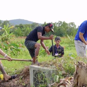 Phút cân não di dời hai ngôi mộ giả 'mọc' trên đất phải thi hành án