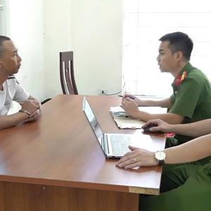 Giả công an đến phòng trọ dọa 3 nữ sinh, chiếm đoạt tài sản