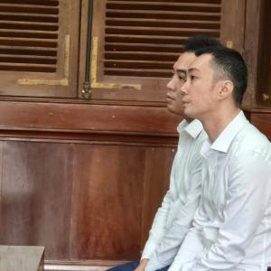 Chủ nhà hàng vướng lao lý vì 'chạy bảo kê'