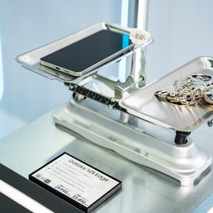 Smartphone mỏng nhẹ - chiến lược cạnh tranh mới của Samsung