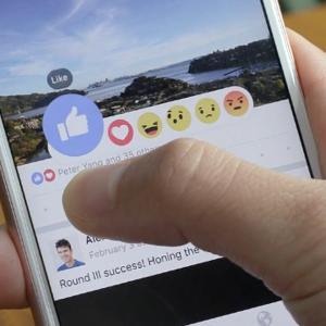 Nút like - từ cử chỉ cổ xưa đến biểu tượng kỹ thuật số