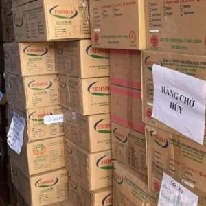 Long An thu giữ gần 25 tấn sữa bột nghi hàng giả