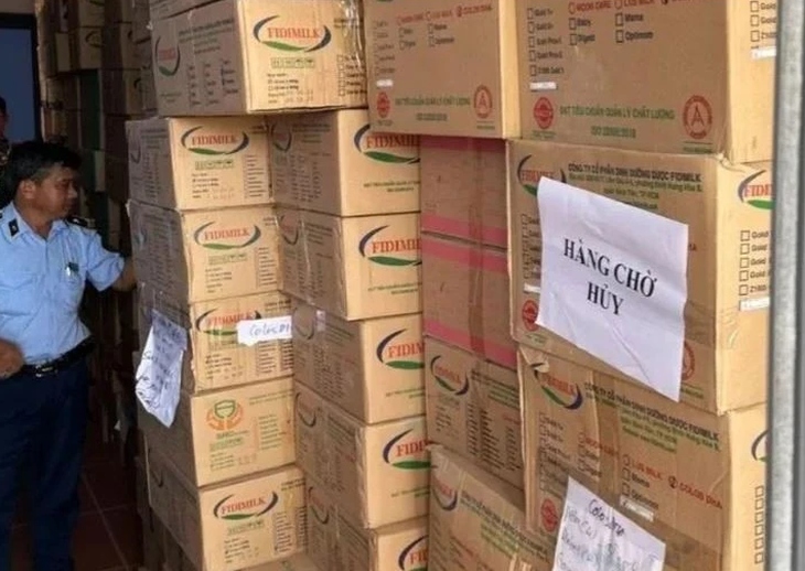 Long An thu giữ gần 25 tấn sữa bột nghi hàng giả