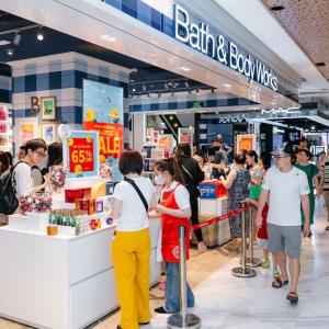 Vincom Red Sale “khuấy đảo” thị trường bán lẻ mùa hè 2025