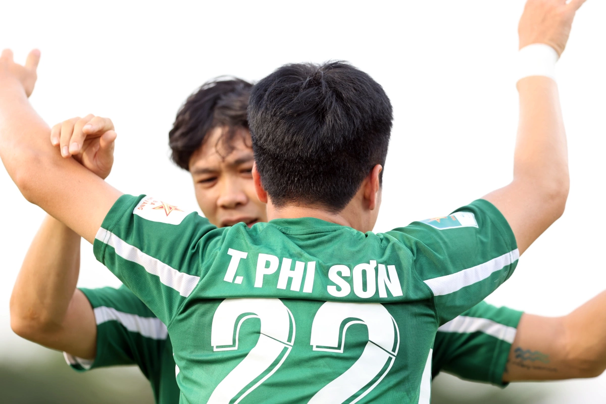 Công Phượng, Phi Sơn giúp Bình Phước đoạt vé play-off