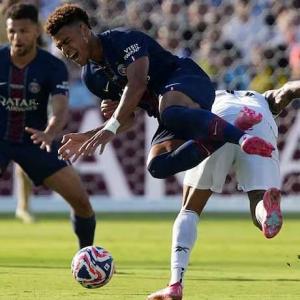 PSG gục ngã trước đối thủ Brazil