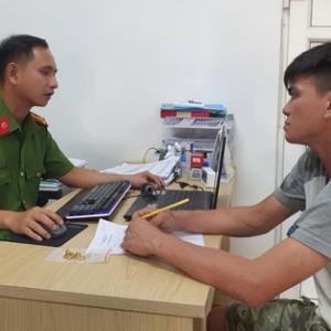 Bắt đối tượng cướp giật dây chuyền của người phụ nữ đi đường