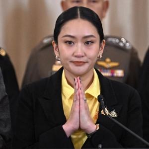 Bà Paetongtarn đến biên giới hòa giải với quân đội