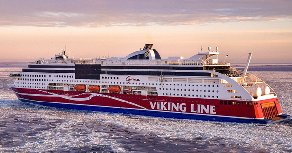 Cận cảnh phà chạy điện chở khách lớn nhất thế giới Viking Helios
