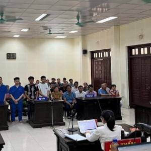 Xét xử nhóm thanh thiếu niên "ngông cuồng" cướp xe máy của người đi đường