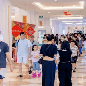 Hiện tượng mua sắm Vincom Red Sale “khuấy đảo” thị trường bán lẻ mùa hè 2025