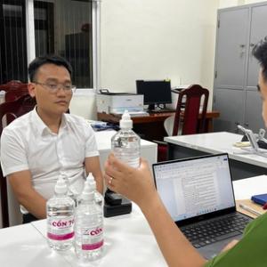 Hà Nội: Phó Chủ tịch thị trấn Chúc Sơn sản xuất hàng giả