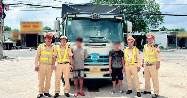 Xử phạt tài xế vượt ẩu, phụ xe cầm rựa dọa người đi đường trên Quốc lộ