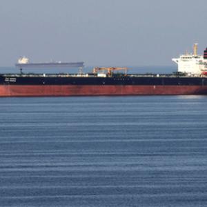 Trong bối cảnh đụng độ quân sự Israel-Iran, eo biển chiến lược này vẫn yên ắng