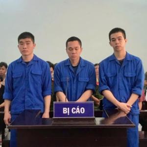 “Chơi” ma tuý trong quán bar, 3 "nam thanh" nhận kết đắng