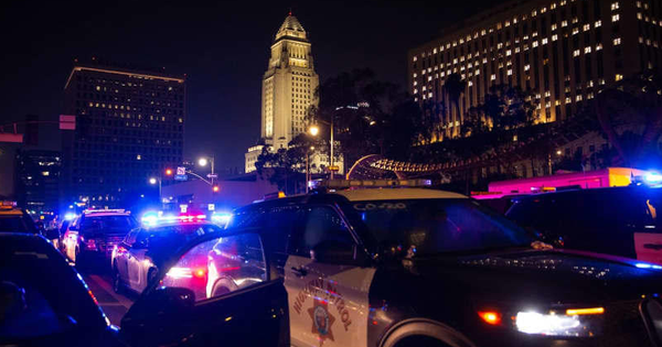Đêm giới nghiêm thứ hai ở Los Angeles, biểu tình nổ ra ở nhiều nơi trên nước Mỹ