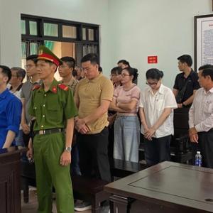 Tổ chức cho người khác xuất cảnh trái phép, 13 bị cáo lĩnh án
