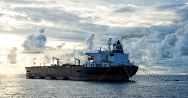 Đằng sau việc khách hàng châu Á quay lại mua dầu Nga bị trừng phạt
