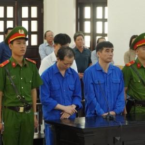 Bản án cho 2 phó giám đốc nhận hối lộ, làm khống hồ sơ tại trung tâm đăng kiểm ở Bình Thuận