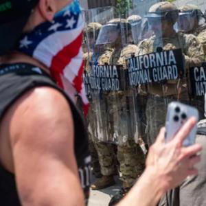 Bất ổn ở Los Angeles: Ông Trump thực hiện hành động chưa từng có trong 60 năm, chuyện gì sẽ xảy ra tiếp theo?