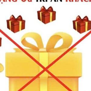 Nhận "quà tặng 0 đồng" từ Tiktok, người đàn ông mất gần 800 triệu đồng