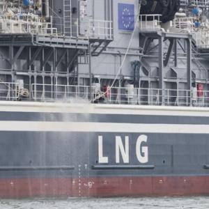Khách hàng lớn nhất của LNG Nga ở châu Âu cảnh giác trước kế hoạch của EU