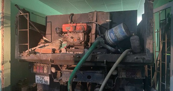 Đang ngồi trong nhà, người đàn ông 62 tuổi bất ngờ bị xe tải lao vào tông tử vong