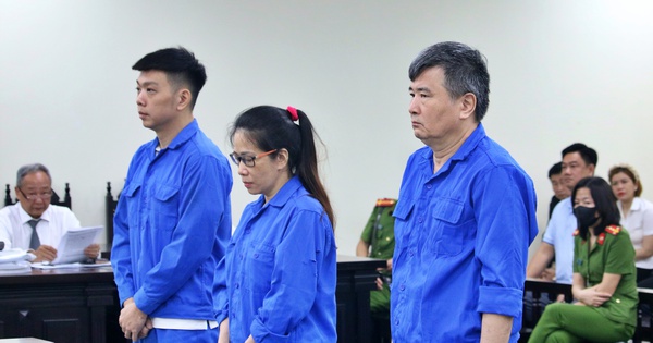Cựu Phó Vụ trưởng khai được chủ doanh nghiệp “cầm một tập sổ đỏ trên tay rồi bảo chọn”