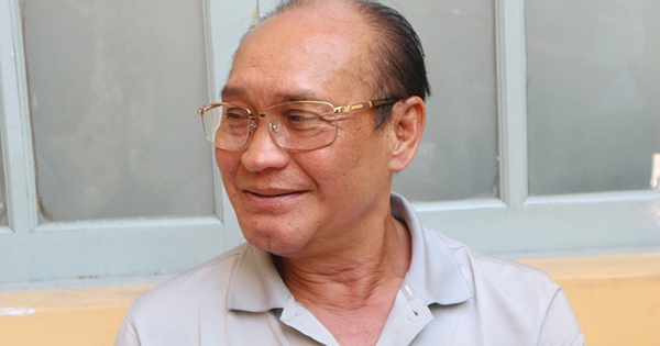 "Đệ nhị danh hài" từng "đếm tiền mỏi tay", tuổi 72 vất vả mưu sinh bằng nghề bán bánh, làm shipper