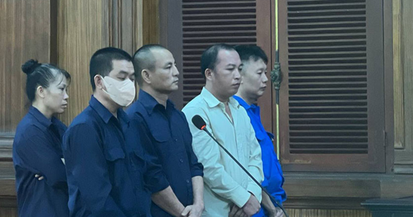 Tuyên án cựu cán bộ hải quan tiếp tay cho các chủ hàng buôn lậu