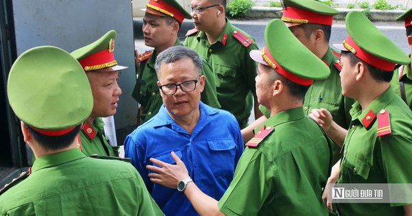 Xét xử vụ án đất hiếm: Chủ tịch doanh nghiệp chỉ học lớp 8, khóc suốt phần trình bày