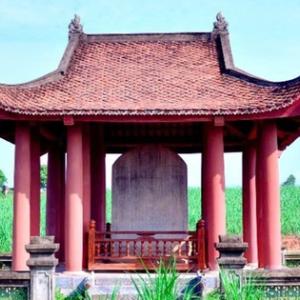 Lăng mộ vua Lê Túc Tông bị kẻ xấu xâm phạm tìm cổ vật